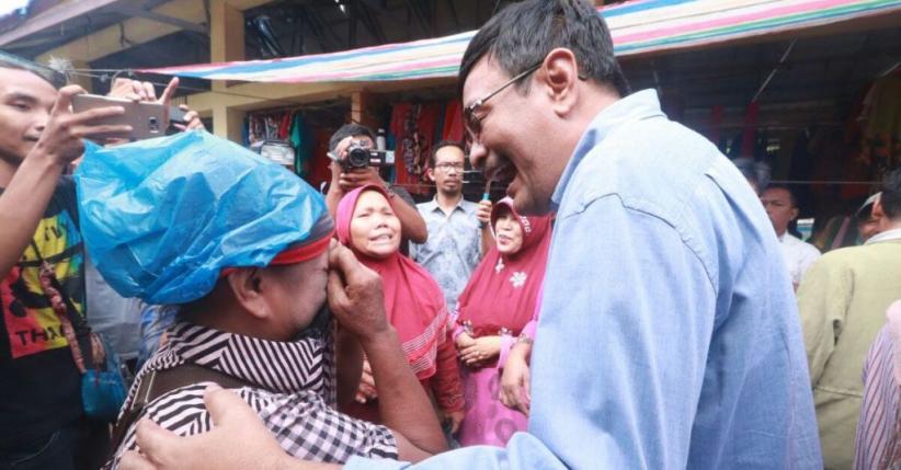 Curhat ke Djarot Soal Kondisi Pasar Sibabangun, Pedagang Menangis