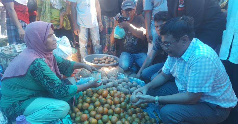 Blusukan ke Pasar, Djarot Janji Infrastruktur Kelar dalam 5 Tahun