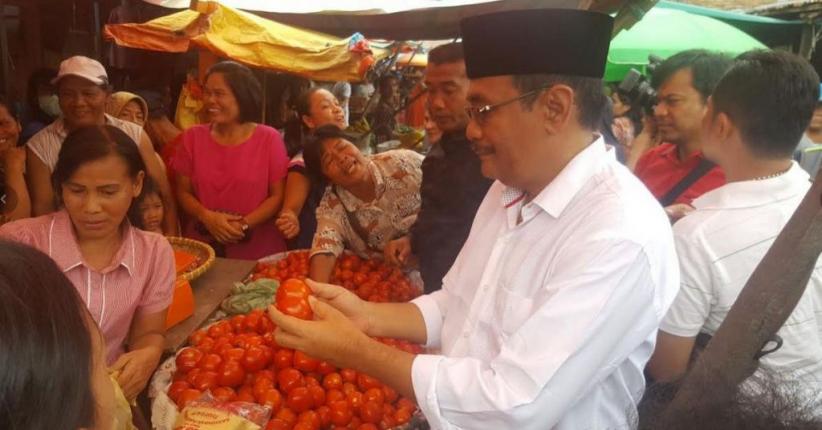 Terima Keluhan Pedagang, Djarot Janji Revitalisasi Pasar Tradisional