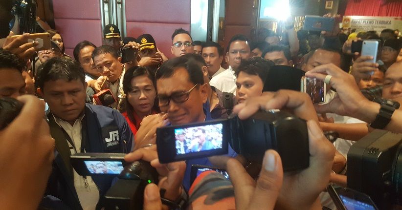 title JR Saragih: Sekolah Saya Tutup Bukan Urusan Saya JR Saragih: Sekolah Saya Tutup Bukan Urusan Saya