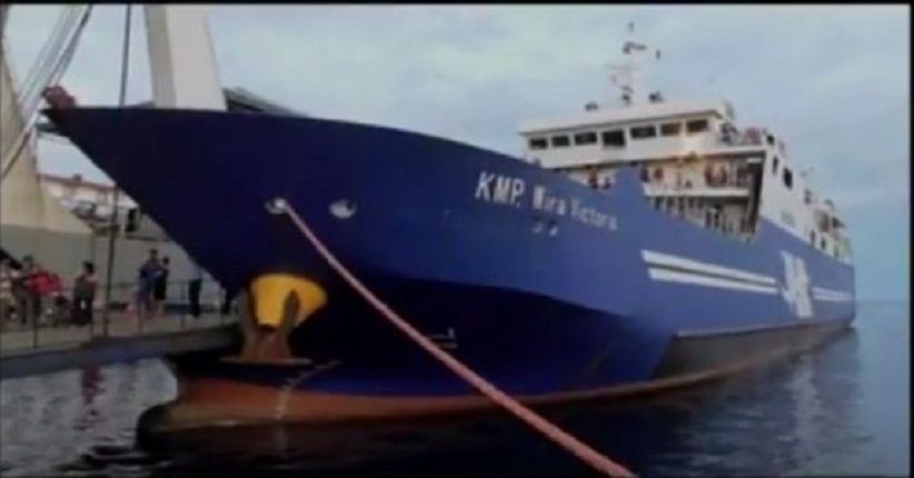 Ribuan Warga Padati Pelabuhan Laut Gunung Sitoli