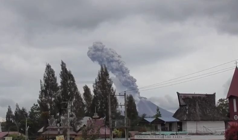 Gunung Sinabung Meletus Lagi, Waspadai Erupsi Susulan