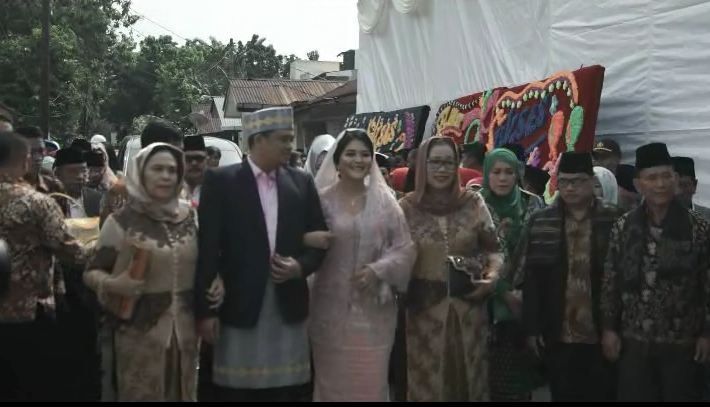 Kahiyang Ayu Diminta Bangga Jadi Boru Siregar