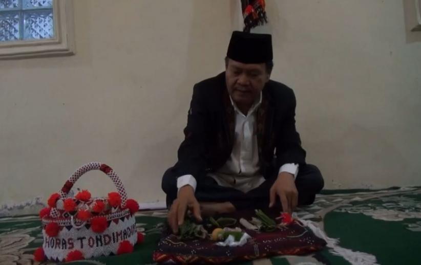 Undangan Unik Burangir untuk Para Raja di Pesta Adat Bobby-Kahiyang