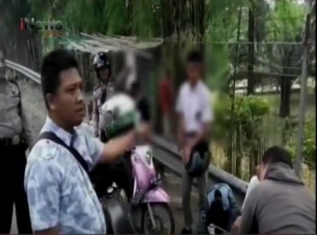 title Tawuran Pecah di Medan, Arus Lalin Macet Tawuran Pecah di Medan, Arus Lalin Macet