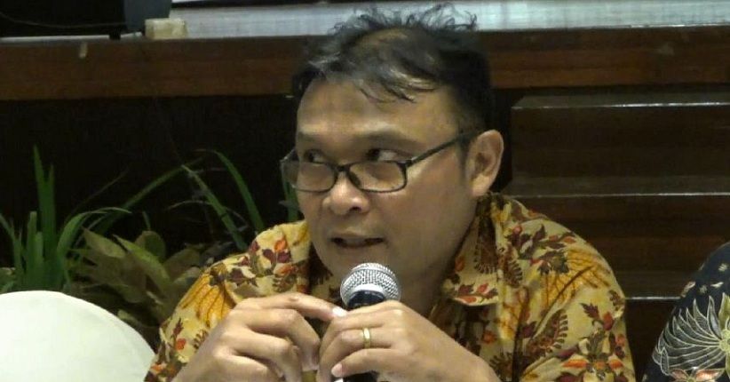 title JR Saragih dan Sihar Daftar Pakai Ijazah SMA, Keduanya Bermasalah JR Saragih dan Sihar Daftar Pakai Ijazah SMA, Keduanya Bermasalah