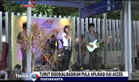 Suguhan Musik Jazz bagi Penumpang di Stasiun Tugu Yogyakarta