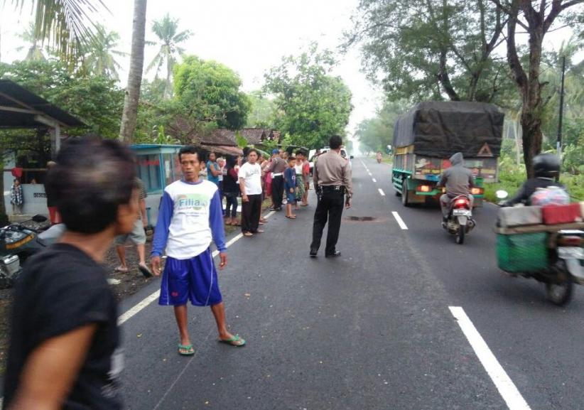 Mau Jalan-Jalan ke Pantai Bugel, Nenek dan Cucu Tewas Tertabrak Mobil