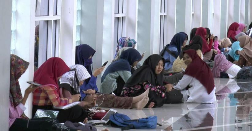 Mahasiswa Minta Mahasiswi yang Tak Bercadar Juga Ikut Dibina