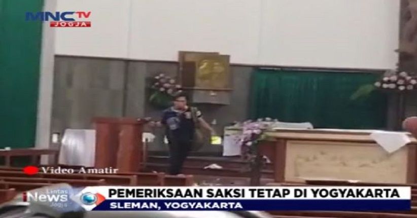 title Pelaku Teror Gereja Beserta Pedang Dibawa ke Mabes Polri Pelaku Teror Gereja Beserta Pedang Dibawa ke Mabes Polri