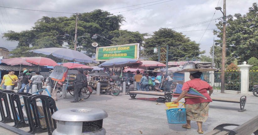 Demi Hidupi Keluarga, PKL di Yogya Harus Kucing-Kucingan dengan Satpol