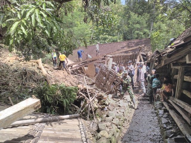 Kulonprogo Kembali Diterjang Longsor, Enam Rumah Warga Rusak
