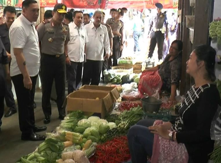 title Jelang Natal dan Tahun Baru, Kapolda DIY Sidak Pasar Tradisional Jelang Natal dan Tahun Baru, Kapolda DIY Sidak Pasar Tradisional