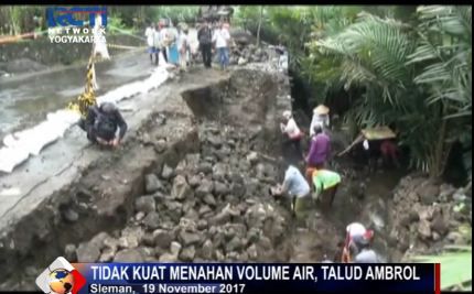 Tanggul Baru Dibangun Ambrol di Sleman