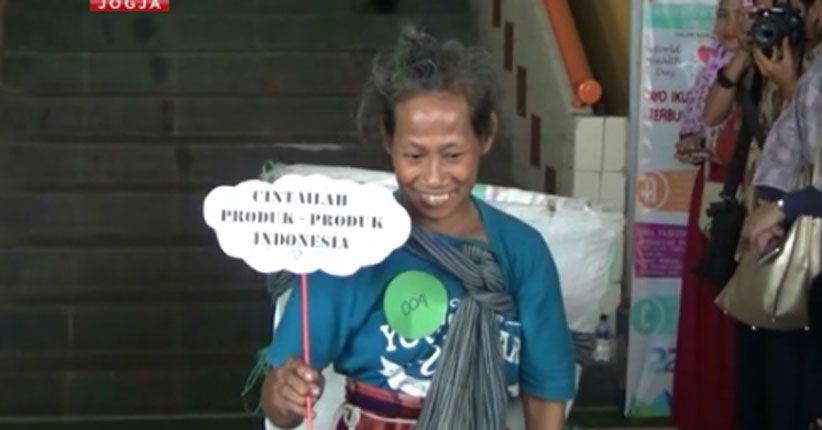 Buruh Gendong di Pasar Beringharjo Mendadak Jadi Model