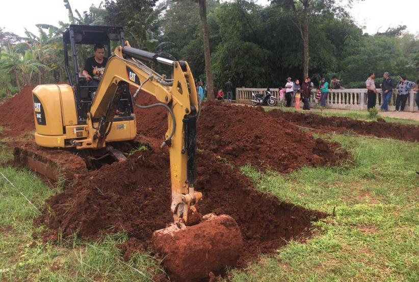 Korban Bus Pariwisata di Tanjakan Emen Dikubur Massal di TPU Legoso - Bagian 2
