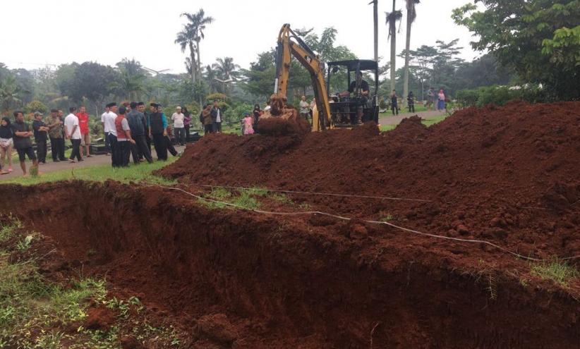 Korban Bus Pariwisata di Tanjakan Emen Dikubur Massal di TPU Legoso - Bagian 3