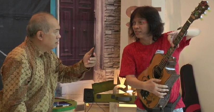 Diklaim Pertama di Dunia, Musisi Surabaya Bikin Gitar Berbasis Gadget