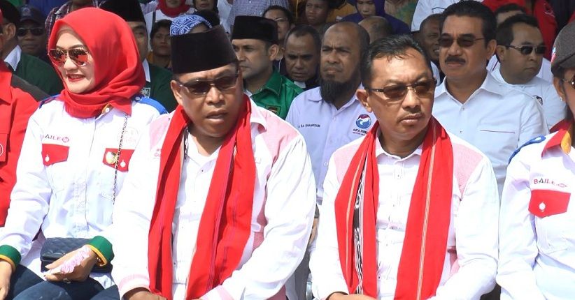 title Lautan Manusia Banjiri Deklarasi Murad-Orno di Lapangan Merdeka Ambon Lautan Manusia Banjiri Deklarasi Murad-Orno di Lapangan Merdeka Ambon