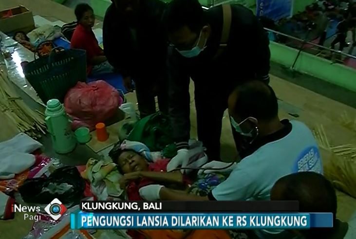 Pengungsi Gunung Agung Mulai Terserang Penyakit