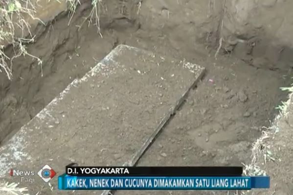 Dikuburkan Satu Liang Lahat, Isak Tangis Korban Longsor Pecah