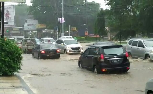 Hujan Beberapa Jam Sejumlah Wilayah Di Semarang Kebanjiran 5890