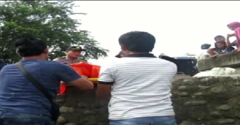 Mayat Wanita Tanpa Identitas Mengapung di Sungai Deli
