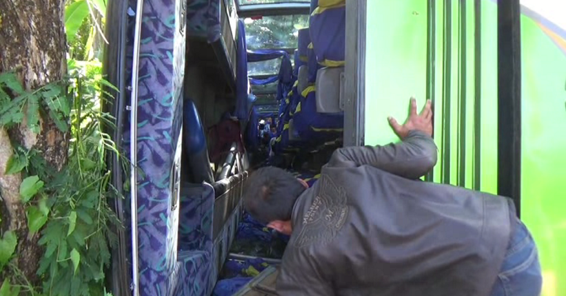 title Bus Rombongan Peziarah Wali 5 Jatuh ke Jurang di Bondowoso Bus Rombongan Peziarah Wali 5 Jatuh ke Jurang di Bondowoso