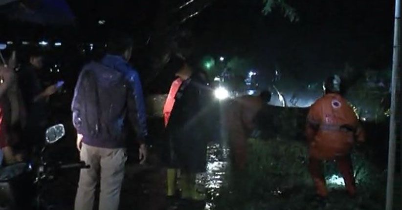 Hujan Disertai Angin Kencang Terjang Jember, 15 Bangunan Rusak 1 Warga Luka-Luka