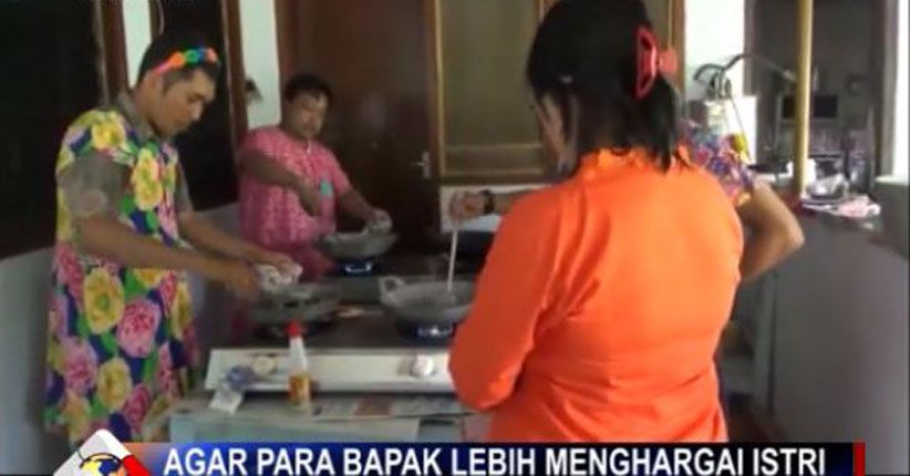 Peringati Hari Kartini, Bapak di Kebumen Lomba Masak Kenakan Daster