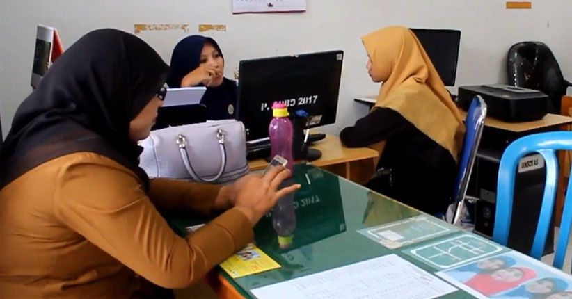 Tepergok Berciuman di Masjid, Sepasang Remaja Ini Ditangkap Satpol PP