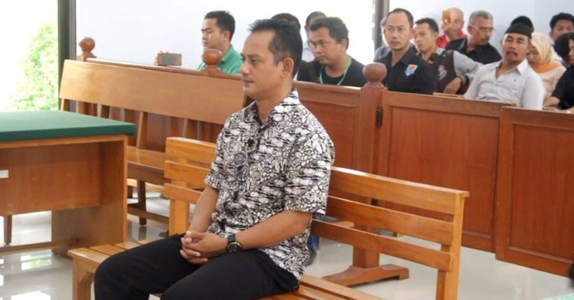 title Camat di Cirebon Divonis 2 Bulan karena Arahkan Kades Dukung Paslon Camat di Cirebon Divonis 2 Bulan karena Arahkan Kades Dukung Paslon