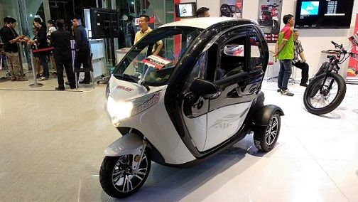 Motor Listrik Roda 3 Buatan Indonesia Mejeng di IIMS