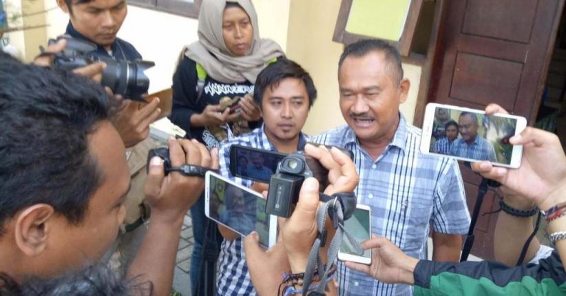 title KPK Periksa Belasan Pejabat Pemkab Mojokerto KPK Periksa Belasan Pejabat Pemkab Mojokerto