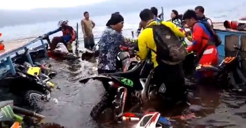 Kapal Pengangkut Tim Jelajah 3 Pulau Karam di Danau Matano