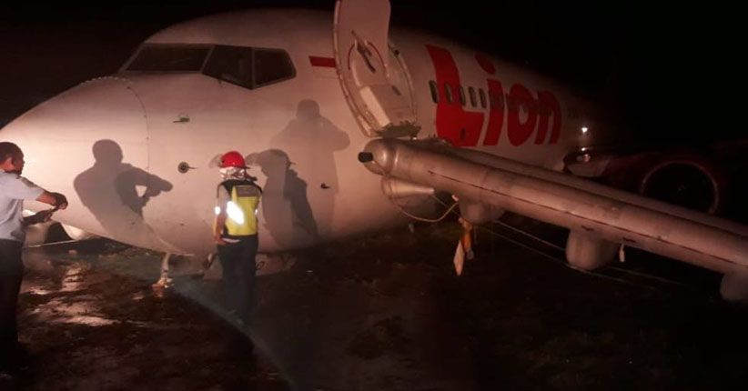 title Pesawat Lion Air Tergelincir di Bandara Gorontalo Pesawat Lion Air Tergelincir di Bandara Gorontalo
