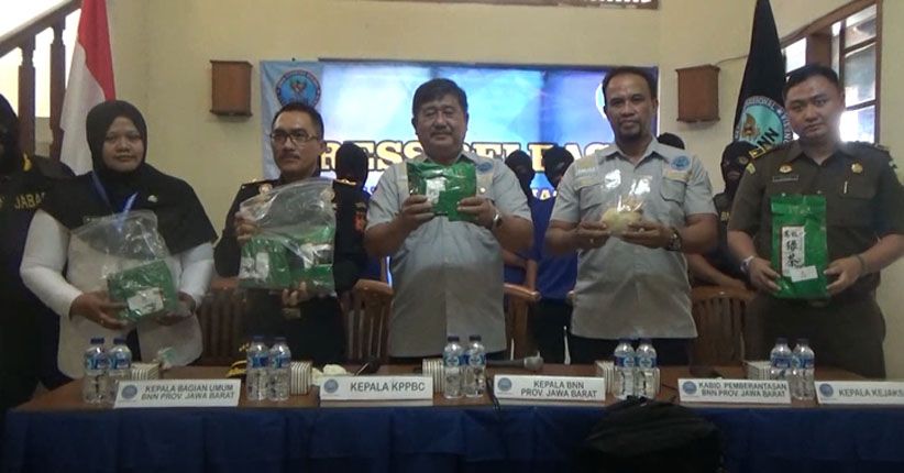 Tangkap 6 Tersangka, BNN Jabar Gagalkan Penyelundupan 7 Kg Sabu