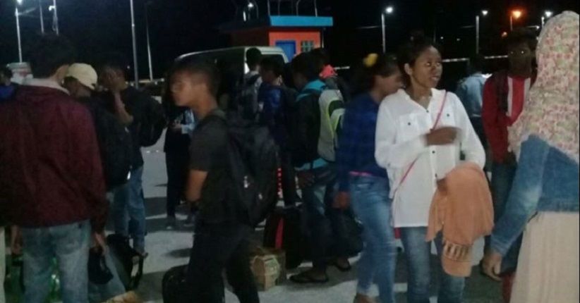title Kapal Pengangkut 53 Mahasiswa Baru USN Kandas di Perairan Kolaka Kapal Pengangkut 53 Mahasiswa Baru USN Kandas di Perairan Kolaka