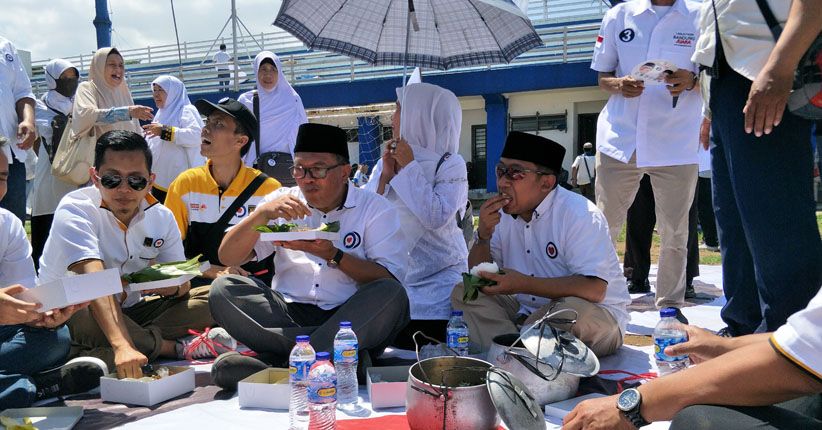 Gelar Kampanye Terbuka, Oded Pilih Makan Bersama dengan Warga