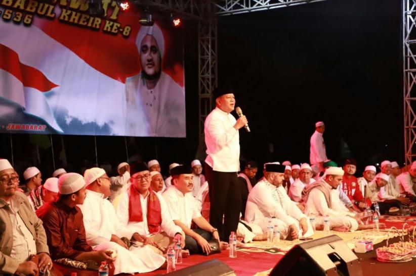 Sudrajat Hadiri Jawa Barat Bersalawat Bersama Ribuan Umat di Sentul