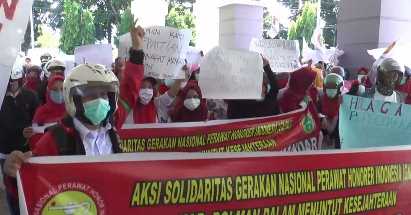 title Digaji Rp100.000, Ratusan Perawat di Polewali Mandar Mogok Kerja Digaji Rp100.000, Ratusan Perawat di Polewali Mandar Mogok Kerja