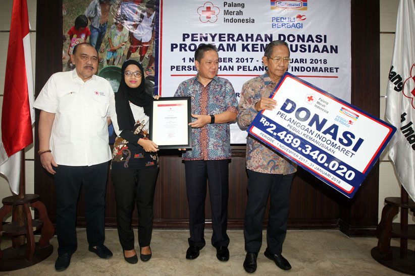 Indomaret Berikan Donasi Pelanggan Sebesar Rp2,4 M kepada PMI - Bagian 3