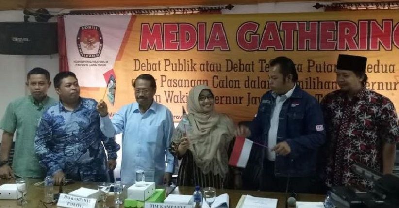 Tim Khofifah-Emil dan Gus Ipul-Puti Beda Pandangan soal Debat Publik