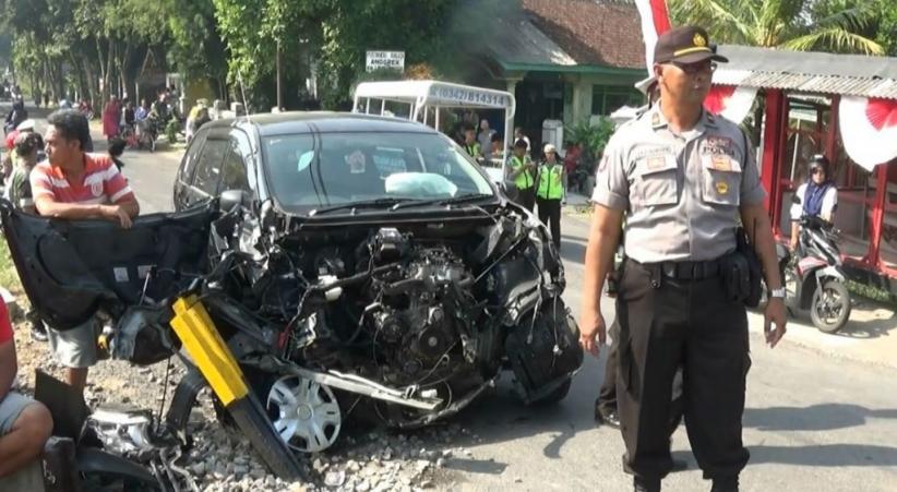 Panik saat Belajar Mengemudi, Siswa Kursus Hantam KA Gajayana