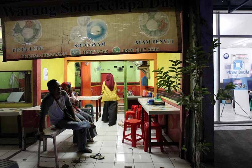 Belum Kondusif, Aktivitas Perekonomian di Sekitar Mako Brimob Terganggu - Bagian 2