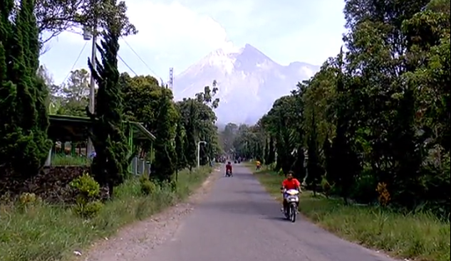 Gunung Merapi Meletus, Warga Klaten Waspada dan Siap Mengungsi