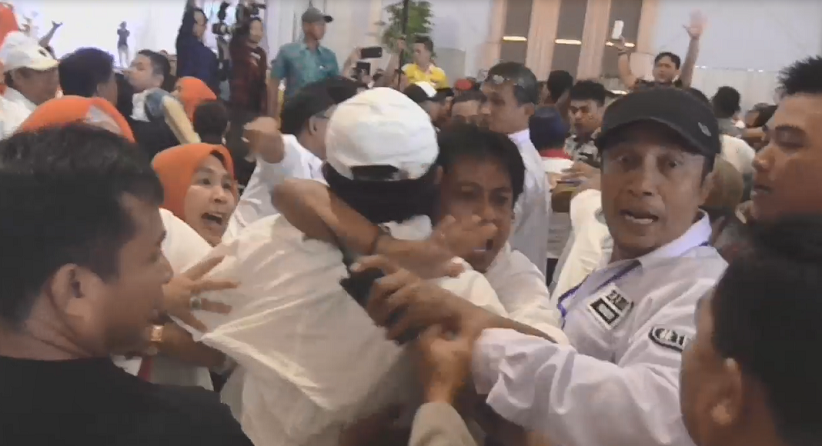 Debat Pilwakot Gorontalo Ricuh, Adik Cawalkot Petahana Diamankan