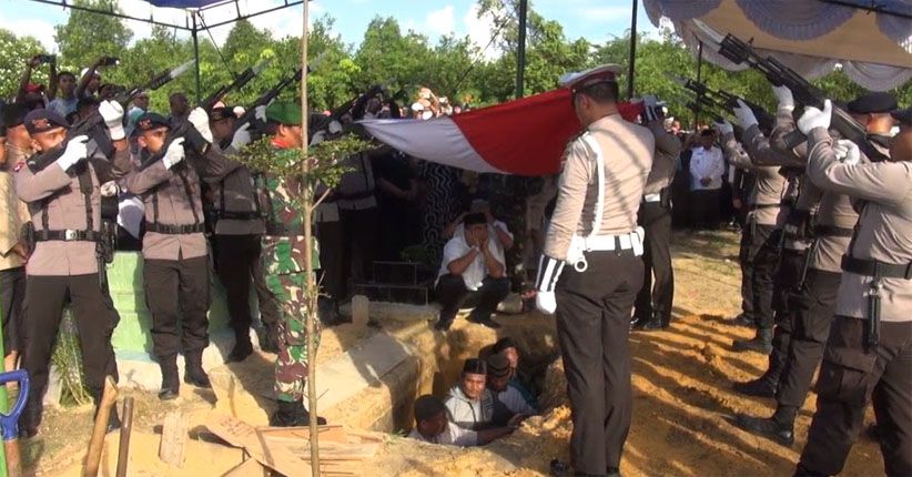 title Ipda Auzar yang Gugur Diserang Teroris Naik Pangkat Luar Biasa Ipda Auzar yang Gugur Diserang Teroris Naik Pangkat Luar Biasa