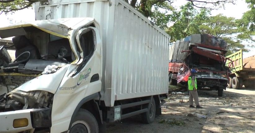 Rem Blong, Dump Truk Tabrak 2 Kendaraan di Semarang, 2 Orang Tewas