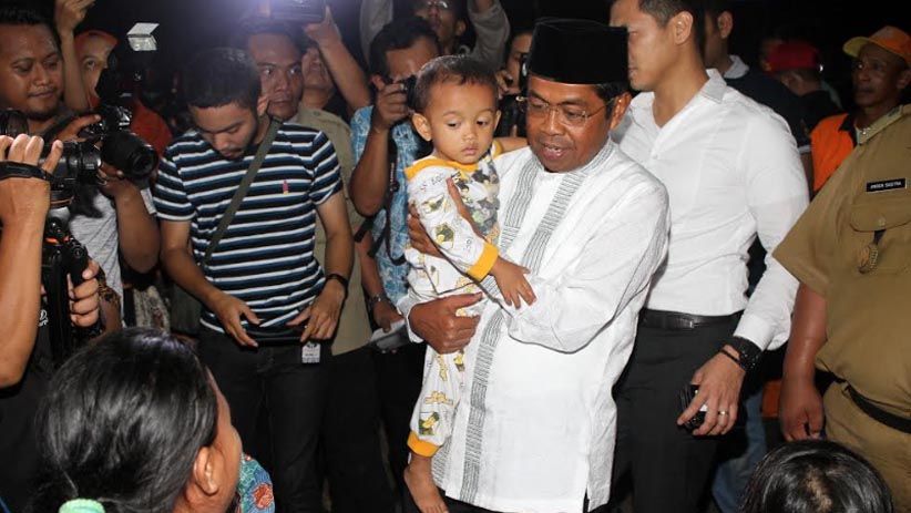 Mensos Idrus Marham Kunjungi Korban Kebakaran Cipinang Muara - Bagian 3